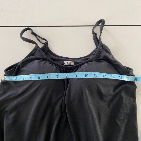 32 Degrees tank top with bra size M - Picture 2 of 5